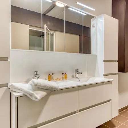 2 Maison Caerdinael - De 9 Personnes Dans Le Centre De