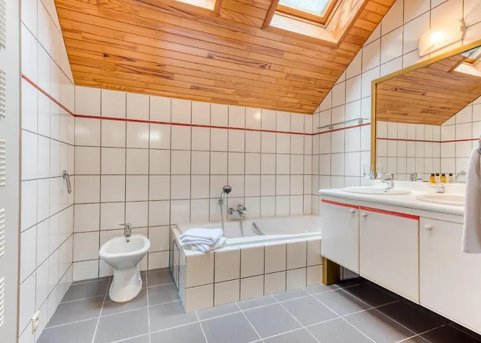 Holiday home 2 Maison Caerdinael - De 9 Personnes Dans Le Centre De Durbuy